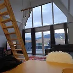 Peak Vista A-frame Шале